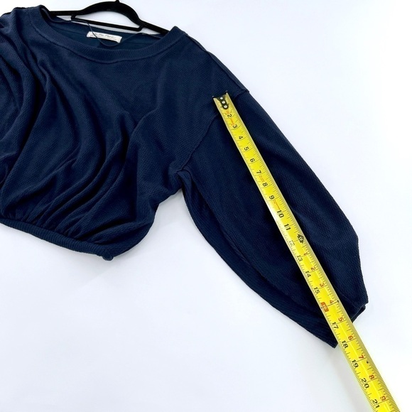 Free People Women Cuddle Bubble Mixed Knit Top Dark Navy Blue Size XS oversized - Picture 12 of 15
